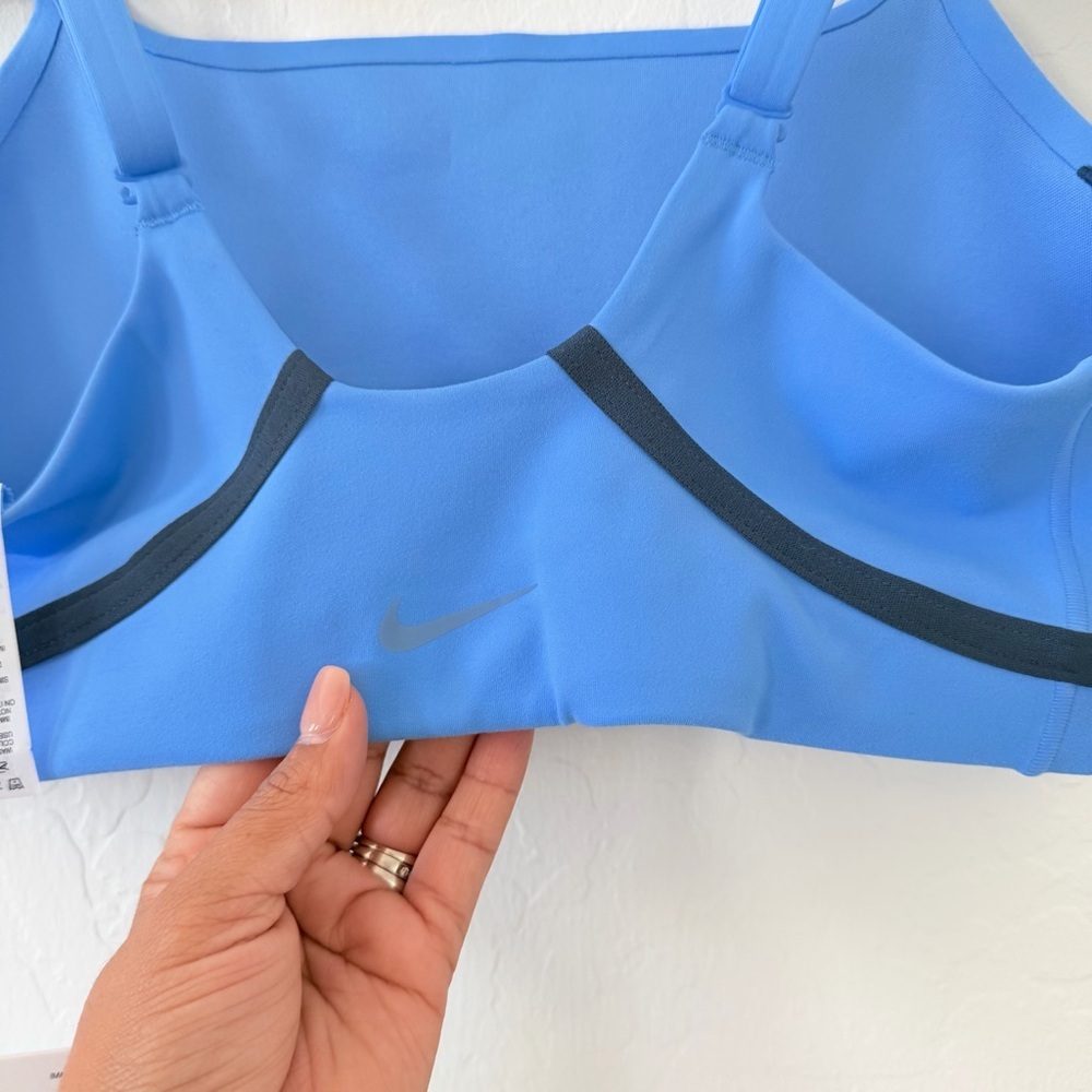 Nike Women's Light Blue Sports Bra - Picture 4 of 9